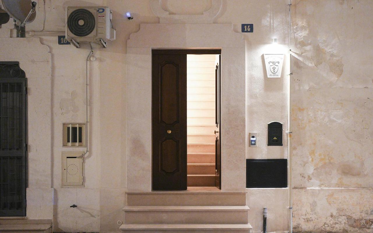 Dimora Dei Celestini Bed & Breakfast มันเฟรโดเนีย ภายนอก รูปภาพ