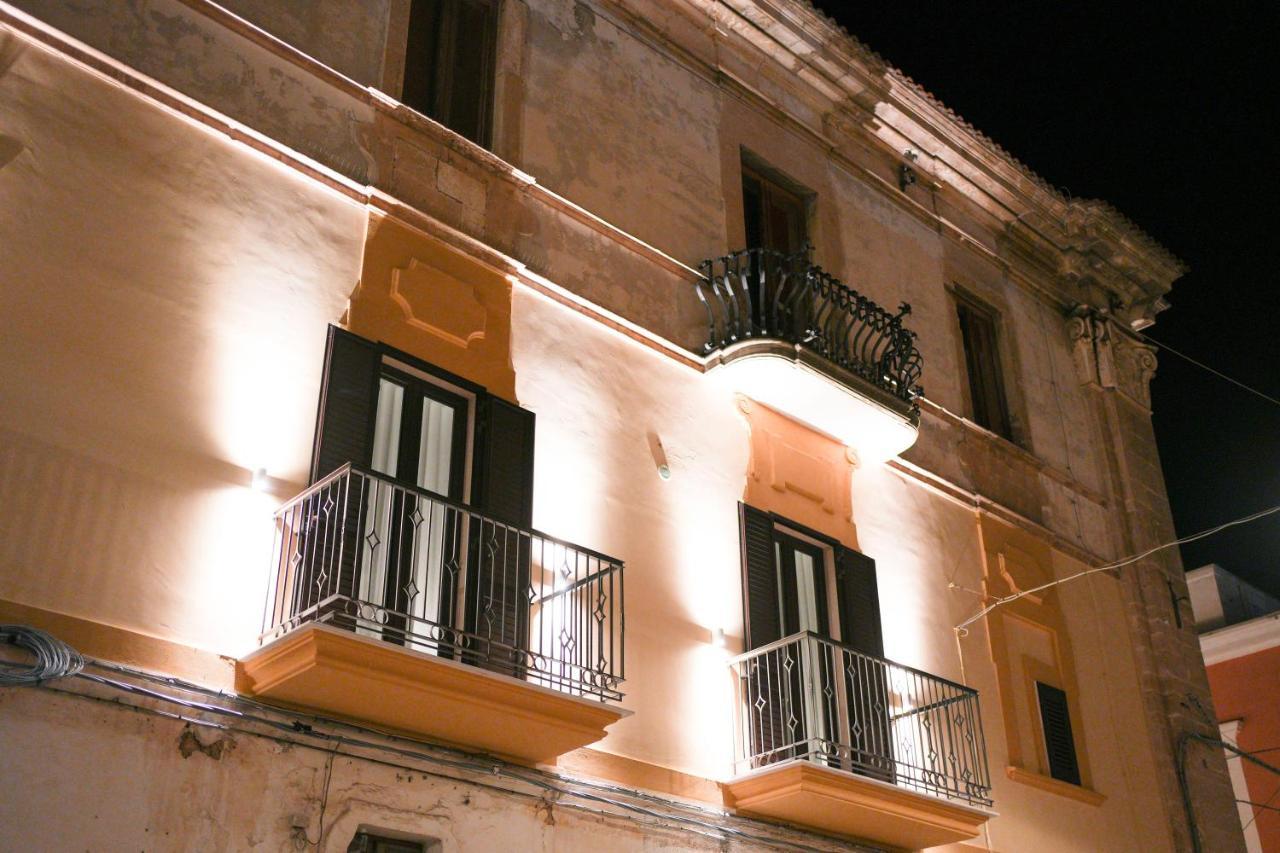 Dimora Dei Celestini Bed & Breakfast มันเฟรโดเนีย ภายนอก รูปภาพ