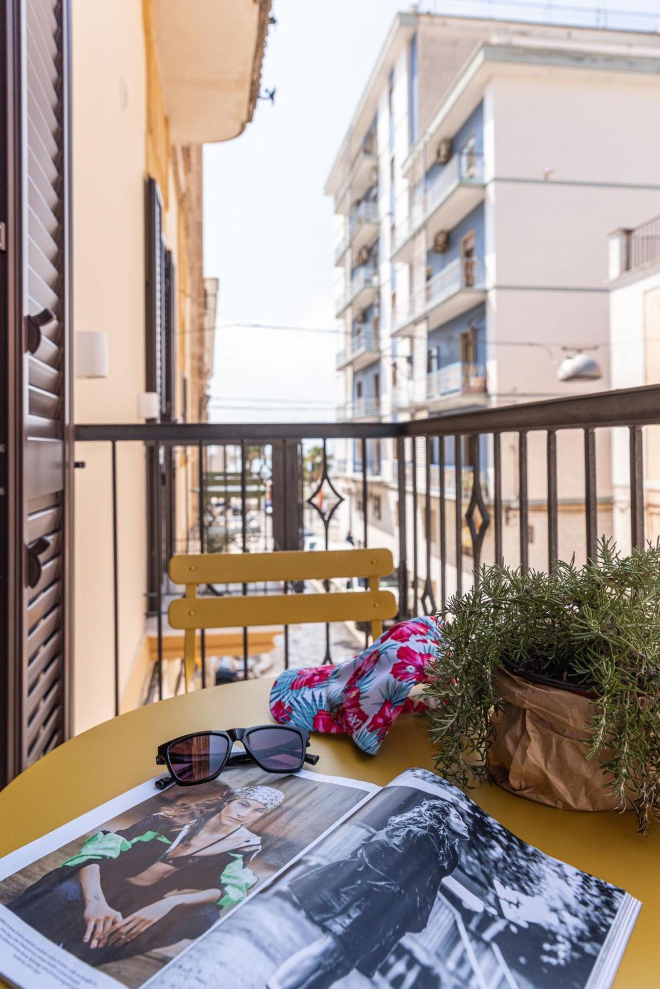 Dimora Dei Celestini Bed & Breakfast มันเฟรโดเนีย ภายนอก รูปภาพ