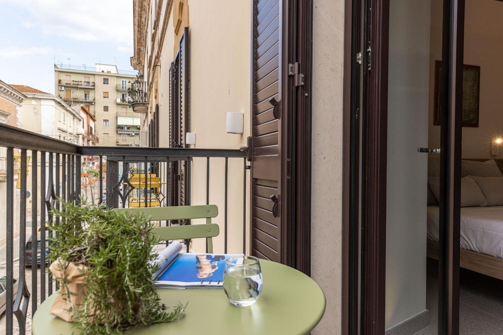 Dimora Dei Celestini Bed & Breakfast มันเฟรโดเนีย ภายนอก รูปภาพ
