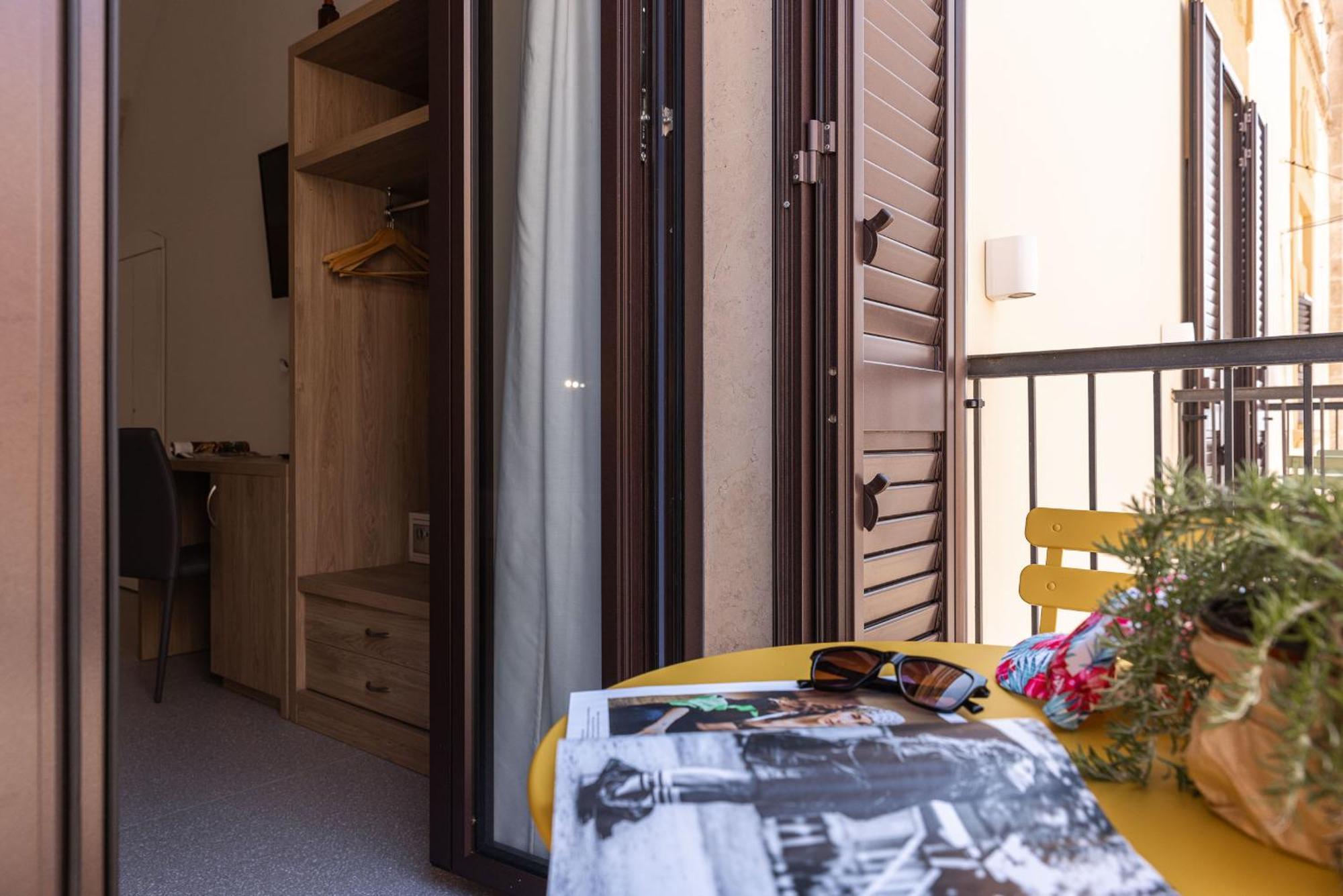 Dimora Dei Celestini Bed & Breakfast มันเฟรโดเนีย ภายนอก รูปภาพ