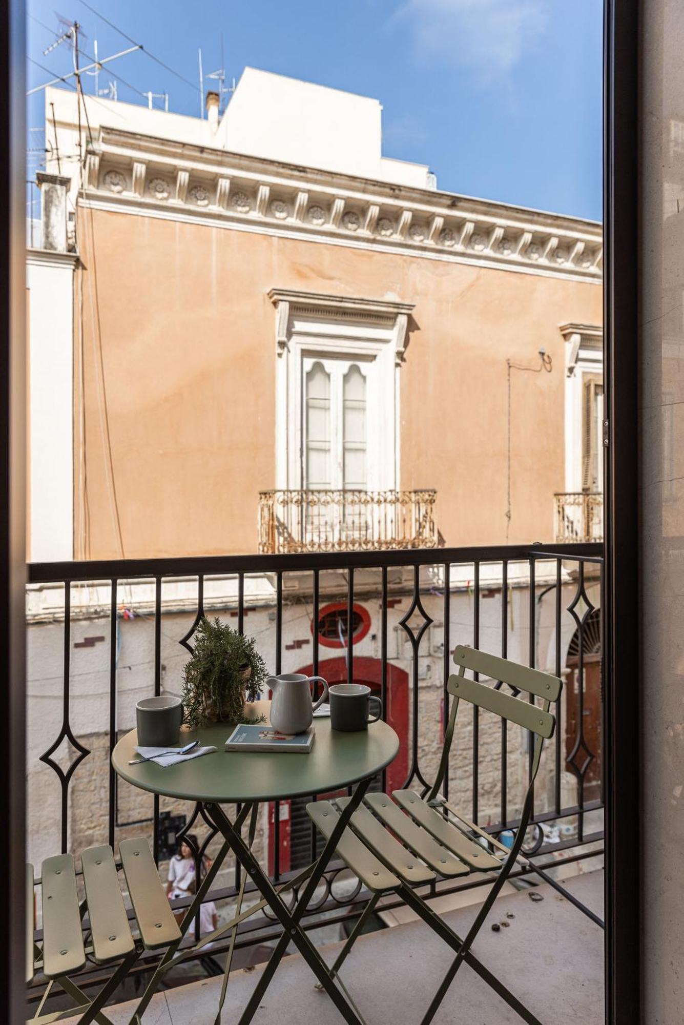 Dimora Dei Celestini Bed & Breakfast มันเฟรโดเนีย ภายนอก รูปภาพ