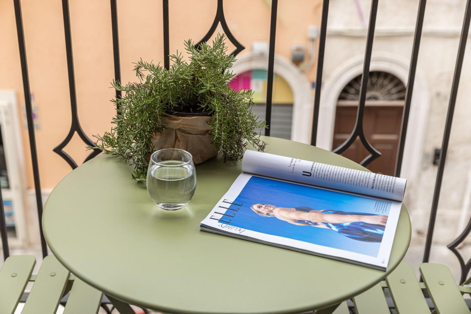 Dimora Dei Celestini Bed & Breakfast มันเฟรโดเนีย ภายนอก รูปภาพ