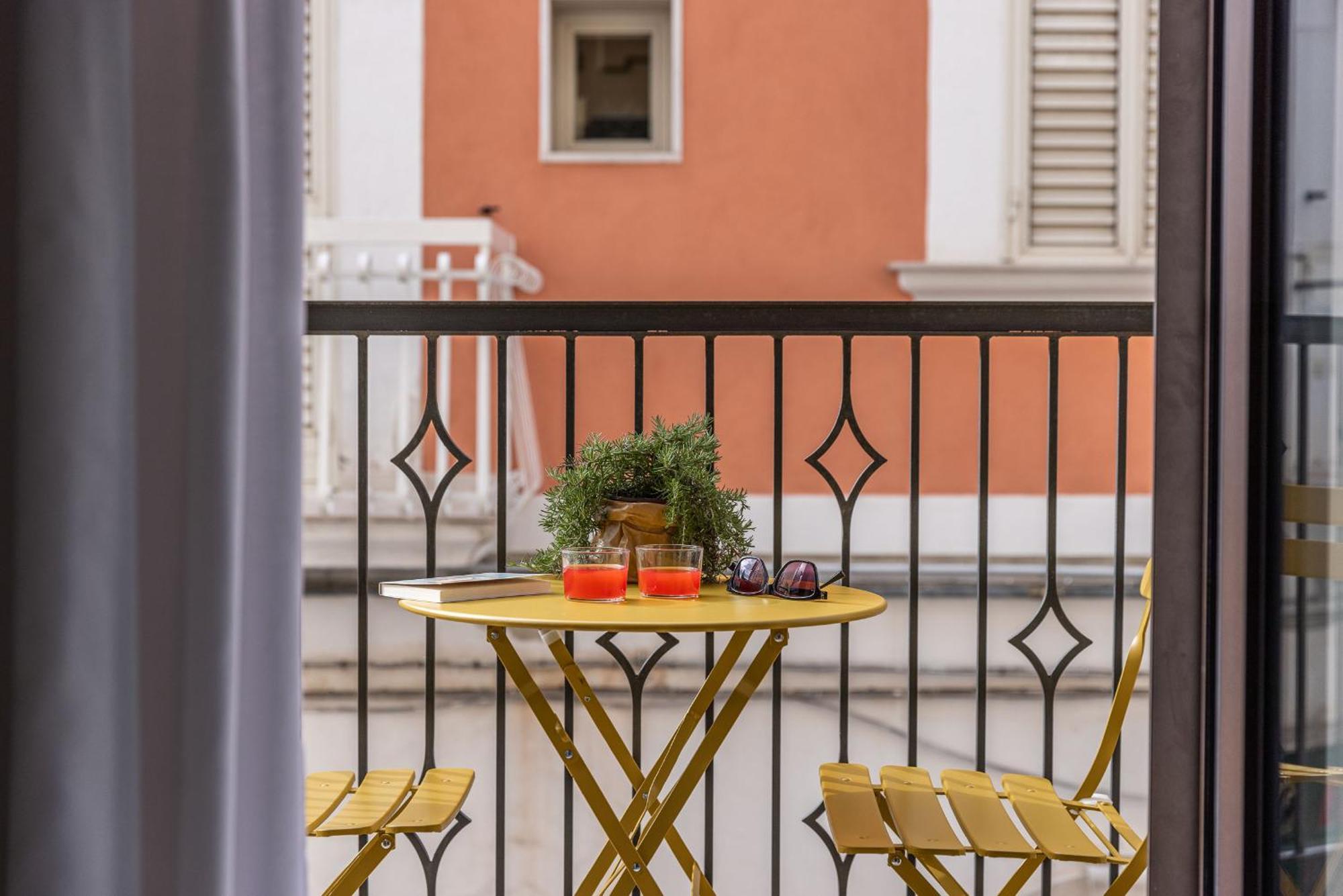 Dimora Dei Celestini Bed & Breakfast มันเฟรโดเนีย ภายนอก รูปภาพ