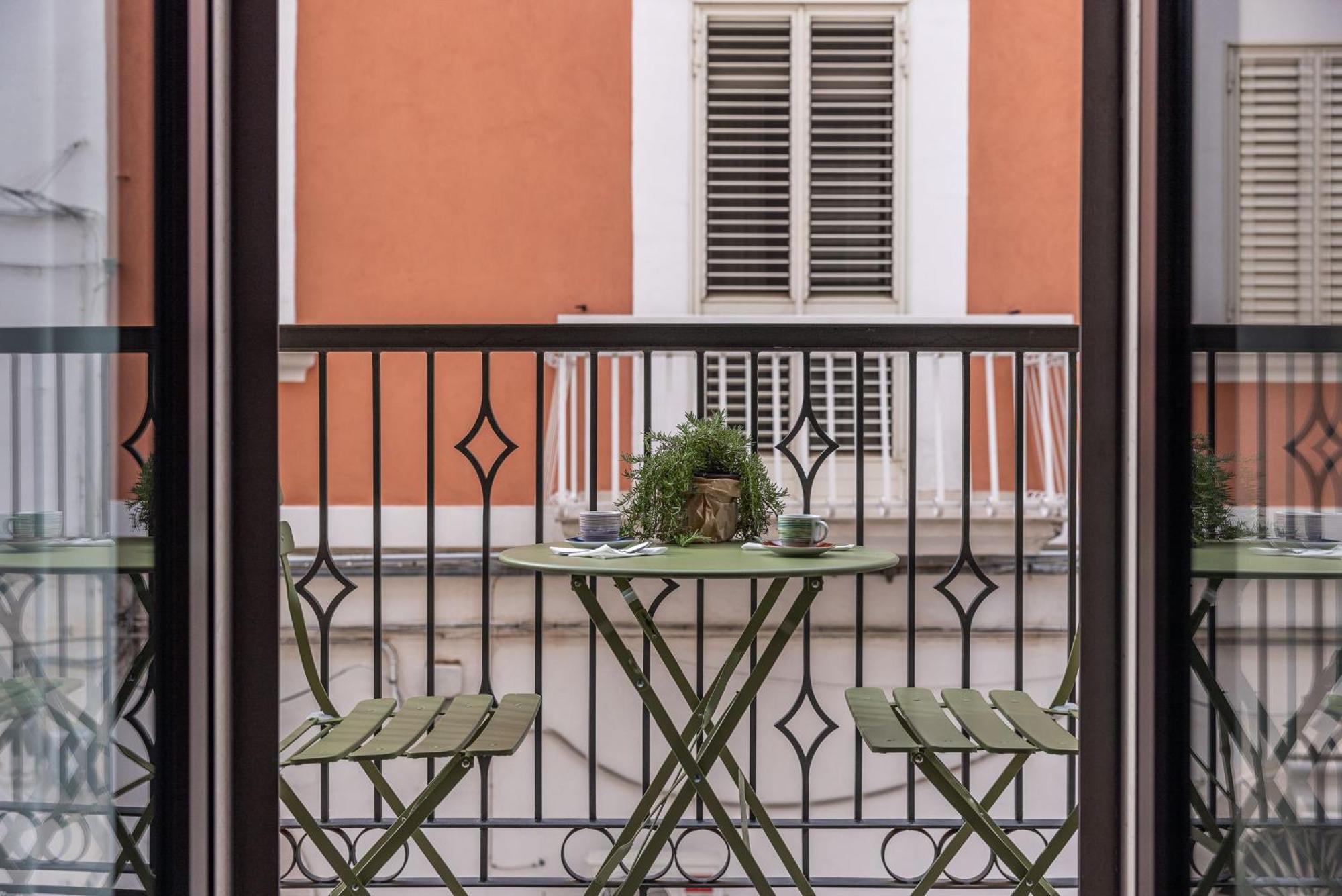 Dimora Dei Celestini Bed & Breakfast มันเฟรโดเนีย ภายนอก รูปภาพ