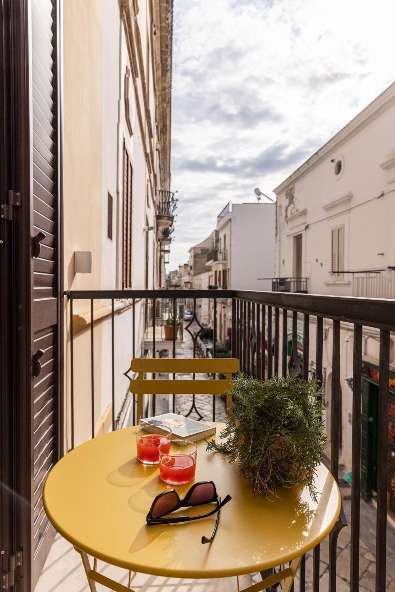 Dimora Dei Celestini Bed & Breakfast มันเฟรโดเนีย ภายนอก รูปภาพ