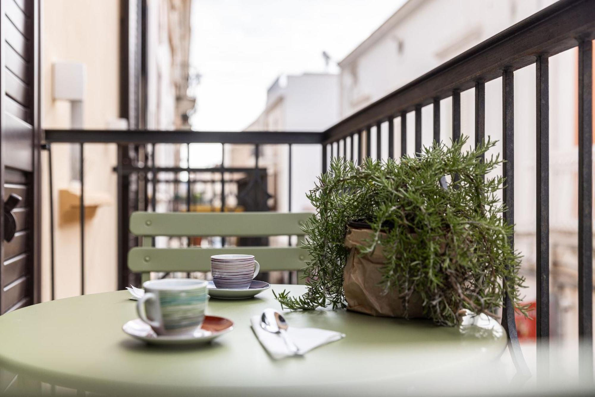 Dimora Dei Celestini Bed & Breakfast มันเฟรโดเนีย ภายนอก รูปภาพ